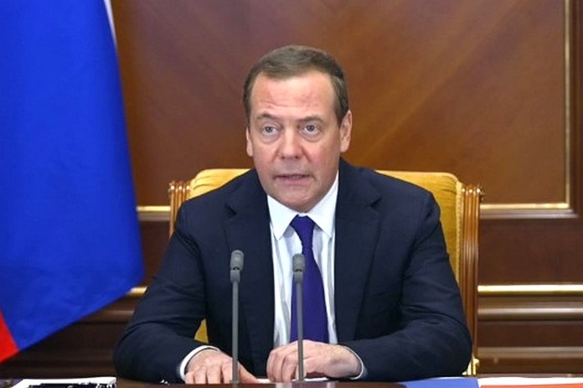   Медведев заявил, что таких политиков, как Киссинджер, в США больше нет