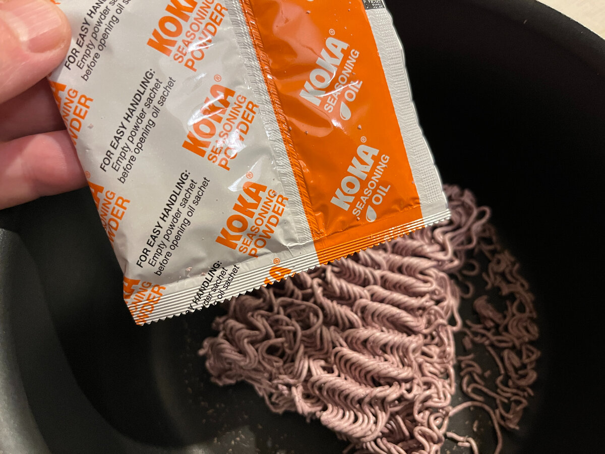 Содержание пакета лапши KOKA со вкусом утки