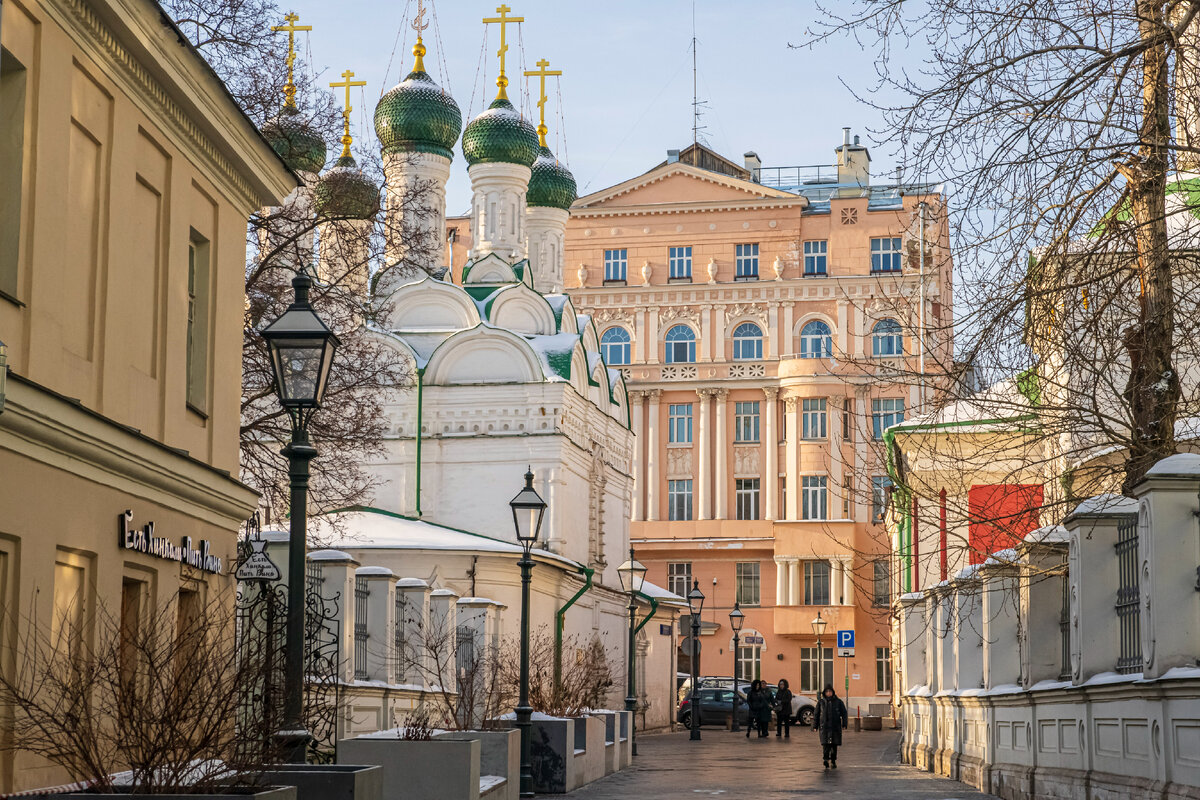 Черниговский переулок в Москве. Храм в Черниговском переулке в Москве. Колокольня в Черниговском переулке. Кривоколенный переулок.