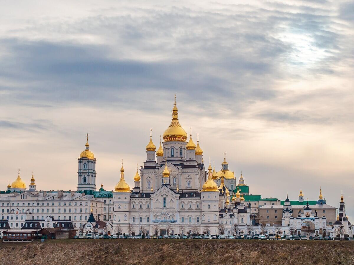    Почаевская Лавра© iStock.com / todaydesign