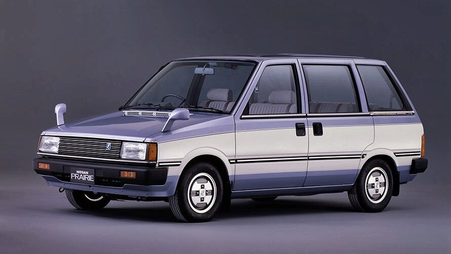 Nissan Prairie 1982 года выпуска