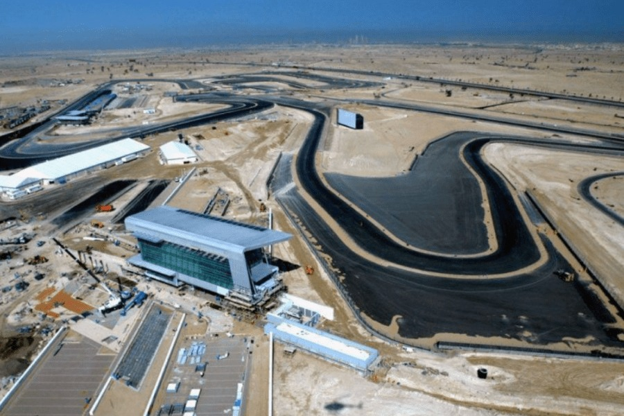 Дубай трасса. Автодром Dubai Autodrome. Автодром Дубаи Дубайский. Трасса Dubai Autodrome circuit. Motor City Дубай.