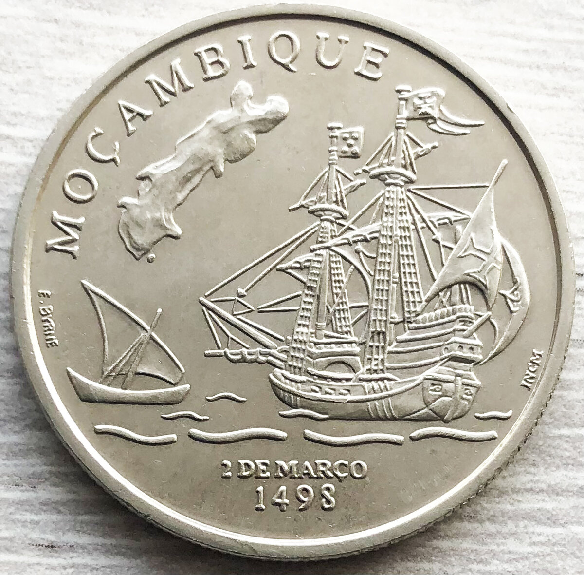 Португалия 200 эскудо 1998   500 лет открытия Мозамбика. Фото автора. 
