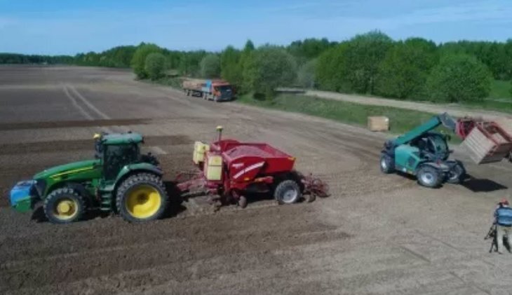    Для ввода сельхозземель в оборот нижегородским аграриям направили 165 млн рублей на расчистку земель и покупку техники