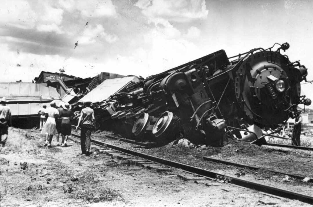 Паровоз с 57. Паровоз с дымом. Паровозы и поезда. Поровоз. Пустить паровоз.