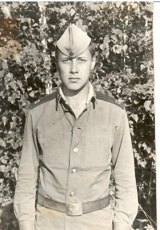 1988 год. Молод. И кажется, что всё впереди...