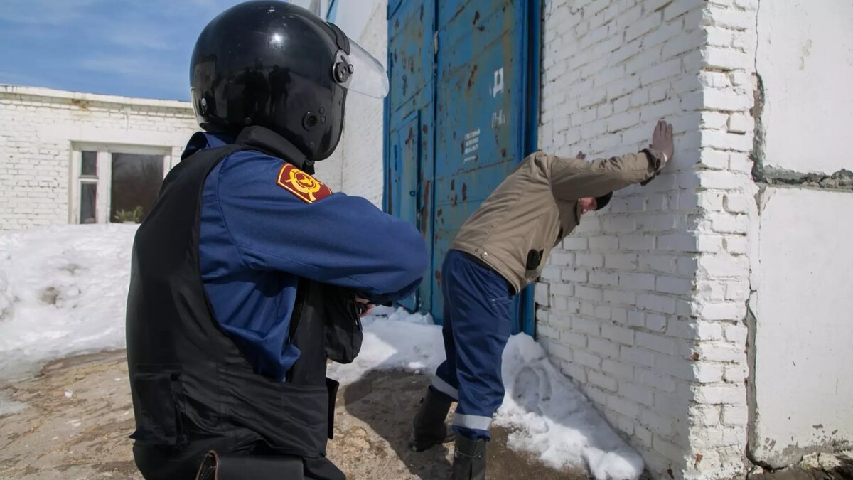     В Ростовской области вымогателям грозит до семи лет тюрьмы за применение насилия в отношении своих жертв, об этом сообщили в пресс-службе УФСБ региона.