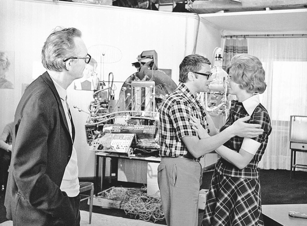 На съёмочной площадке. Источник:  https://polzam.ru