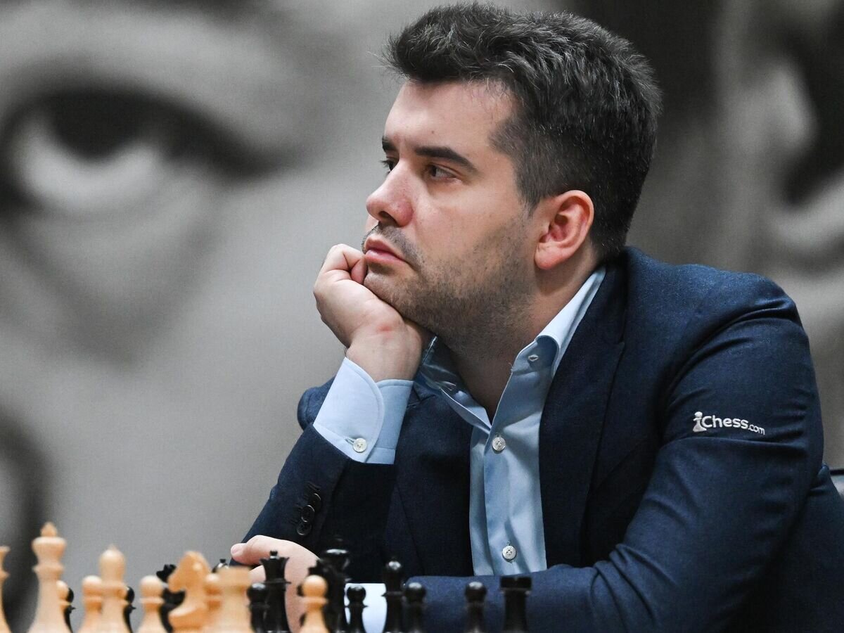    Гроссмейстер Ян Непомнящий во второй партии матча против Дин Лижэня за звание чемпиона мира по шахматам, который проходит в Астане© РИА Новости / Григорий Сысоев