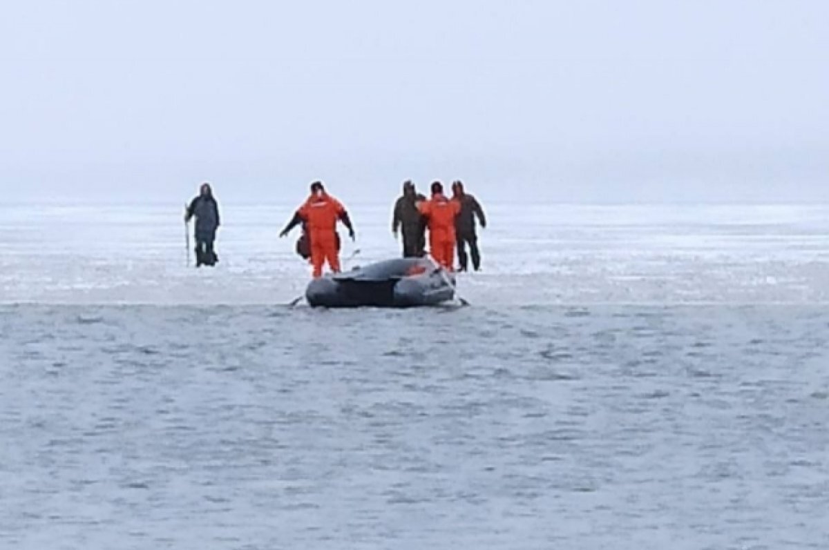    Спасатели эвакуировали 15 рыбаков со льдин в Нижегородской области