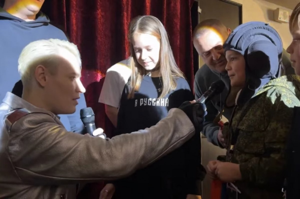    Певец Shaman на концерте в Белгороде спел с мальчиком Алёшей