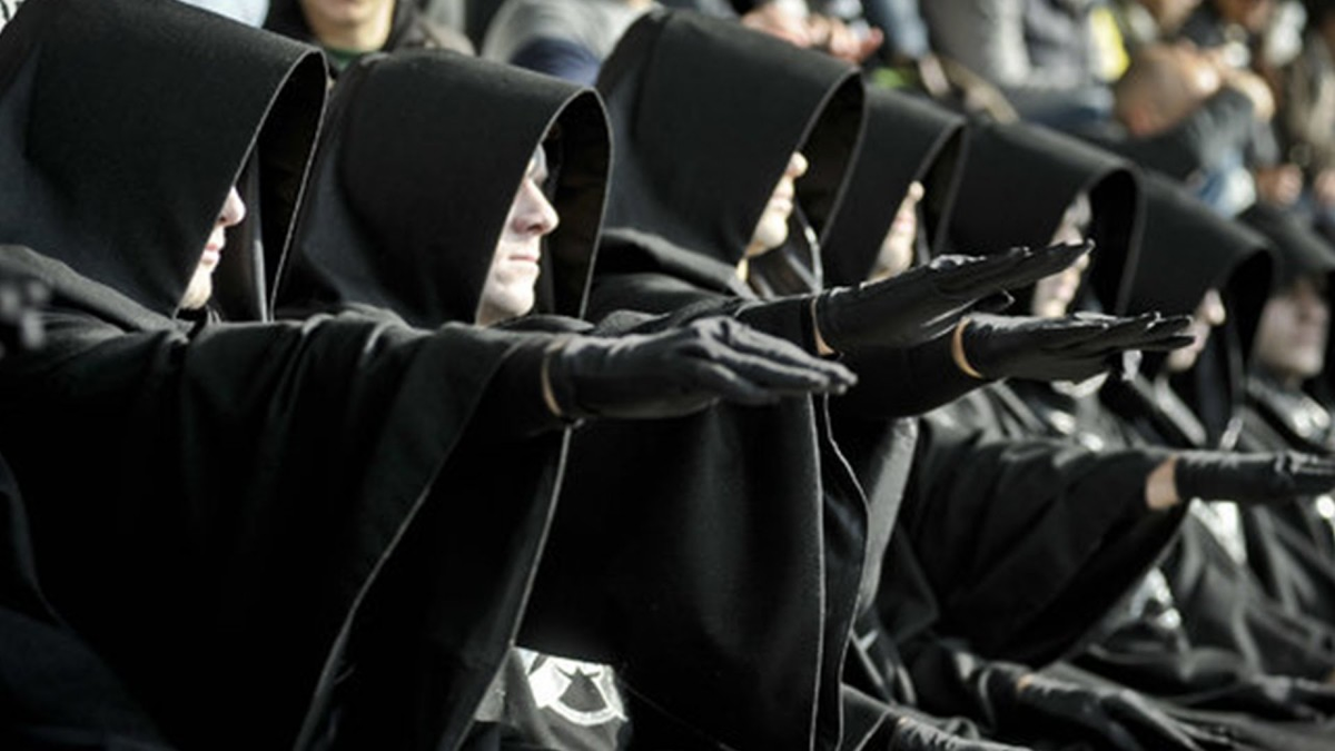 стэнли кубрик с широко закрытыми глазами. масоны, иллюминаты. макарова тайные общества и секты. с широко закрытыми глазами 1999 кубрик. тайное общество в капюшонах.