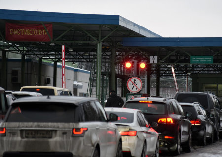    Финны поставили двойные заграждения на границе с Россией