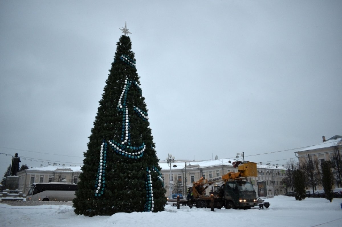    Тверь начали украшать к Новому году