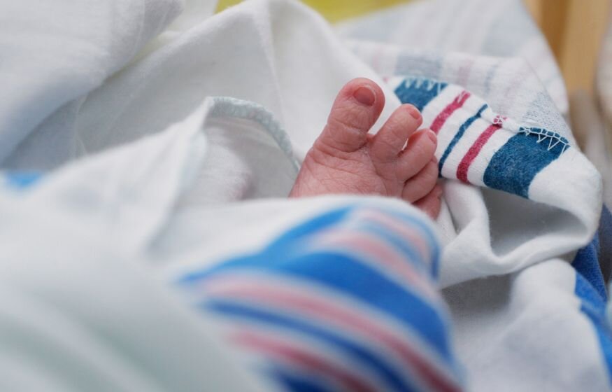    «До 18 лет»: Россиян призвали раньше рожать, чтобы успеть создать большую семью