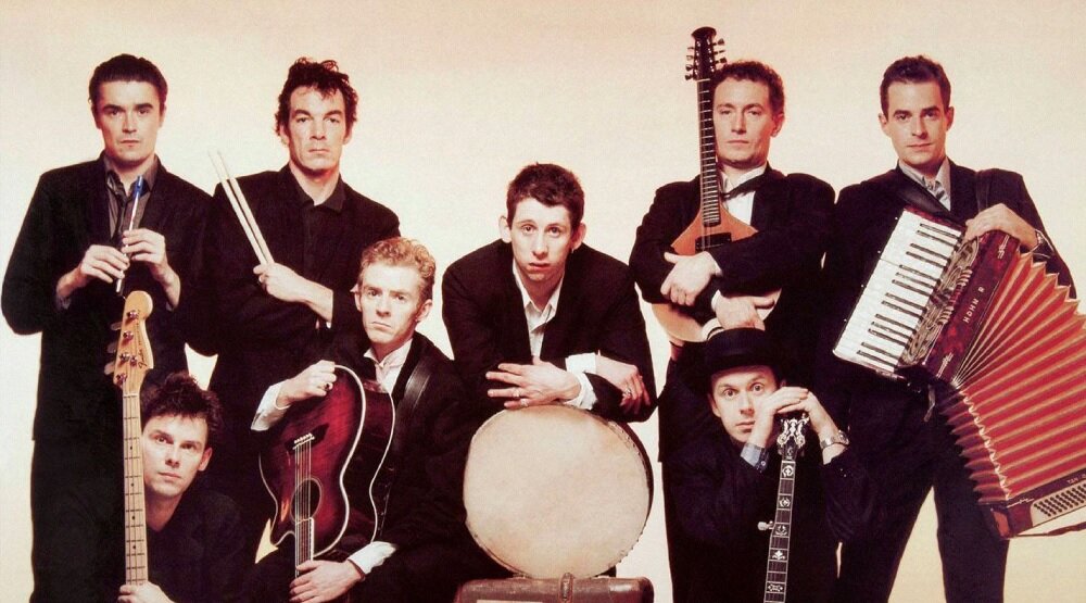     Шейн Макгоуэн (в середине) в составе The Pogues на обложке альбома «If I Should Fall from Grace with God» (1988)