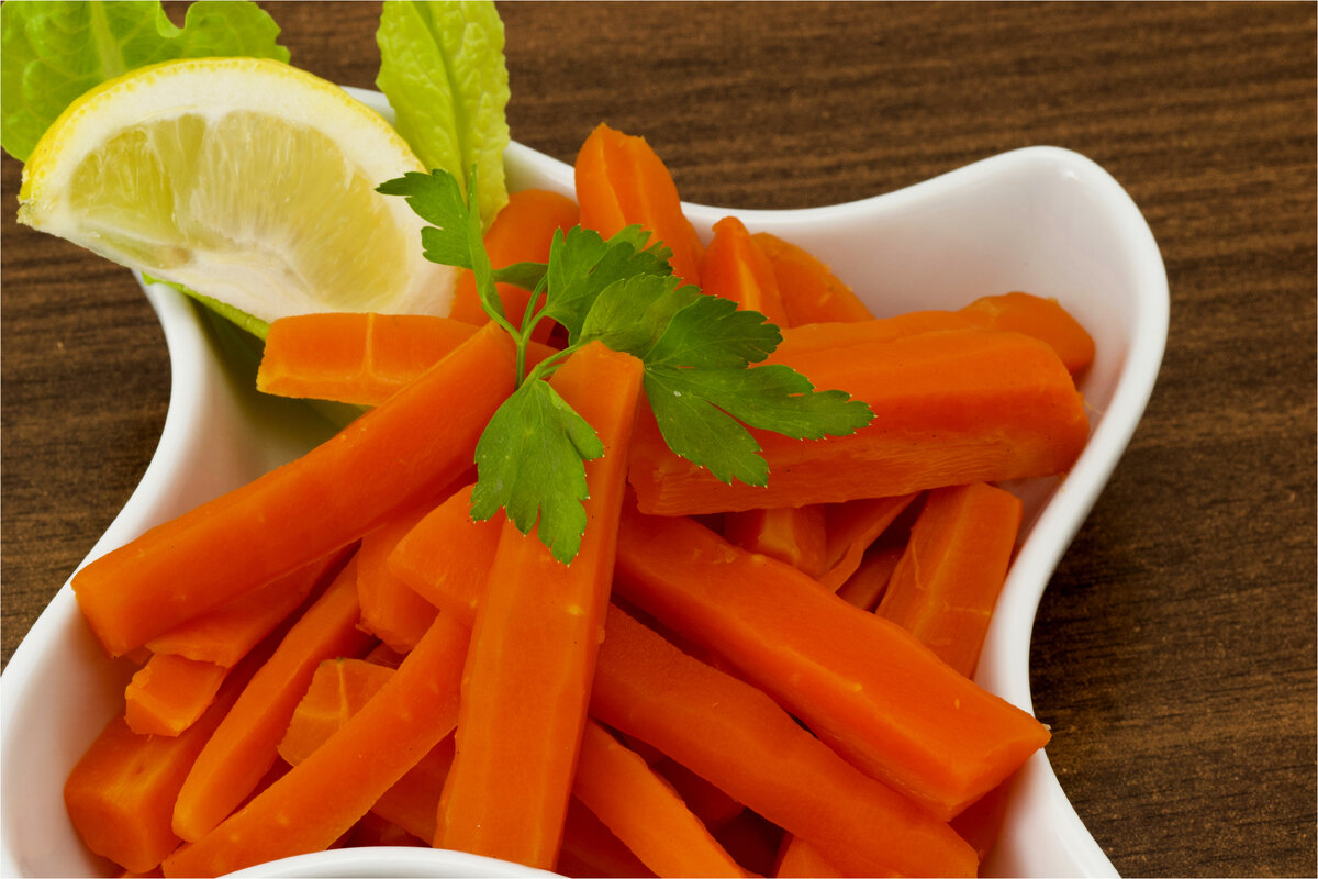 Морковь отварная состав. Морковь. Морковь брусочками. Вареная морковка.