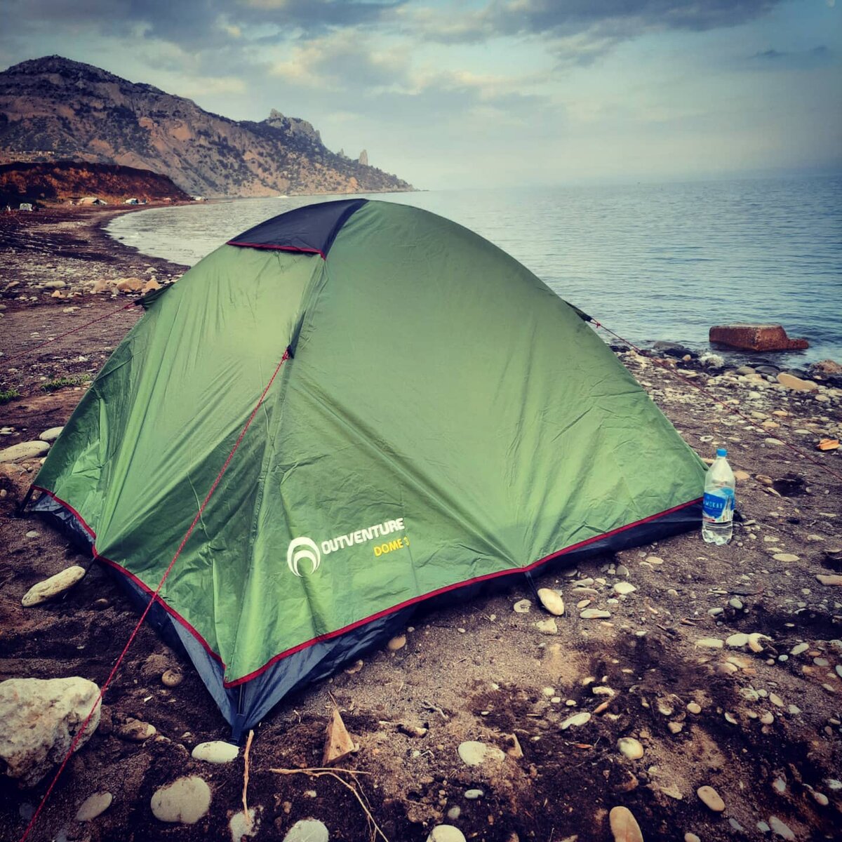 наша первая палатка и первый кемпинг у моря