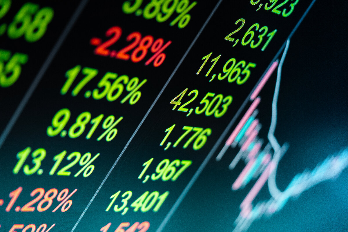 https://picjumbo.com/plus-and-minus-daily-profit-stock-exchange-numbers/