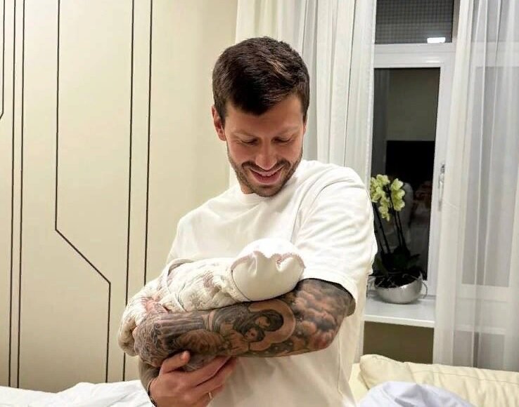 Федор Смолов с дочерью. Фото: Телеграм-канал @istominakarina