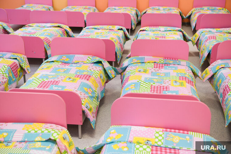 В Свердловской области воспитатель детсада вывихнула руку трехлетнему ...