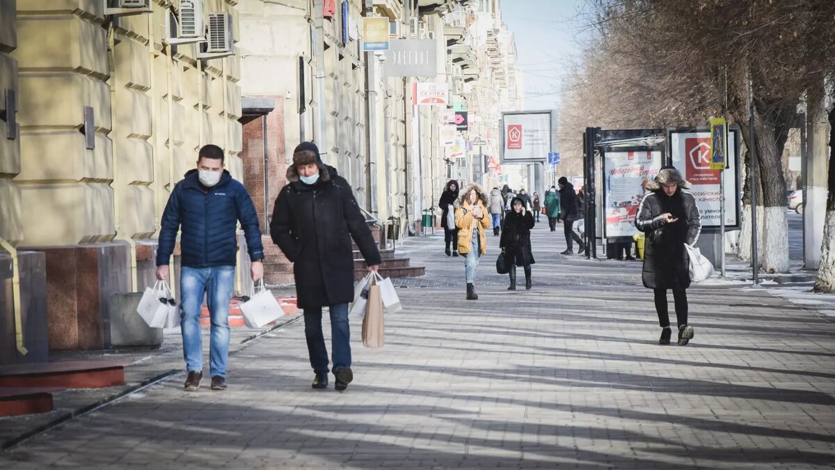     Зима в этом году обещает быть довольно теплой и бесснежной, сообщают погодные сервисы.