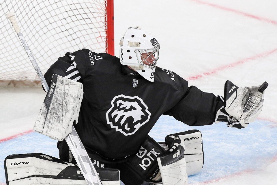    Данил Мошаров является голкипером 2004-го года рождения и выступает за команду МХЛ «Белые Медведи». Фото: МХК «Белые Медведи»