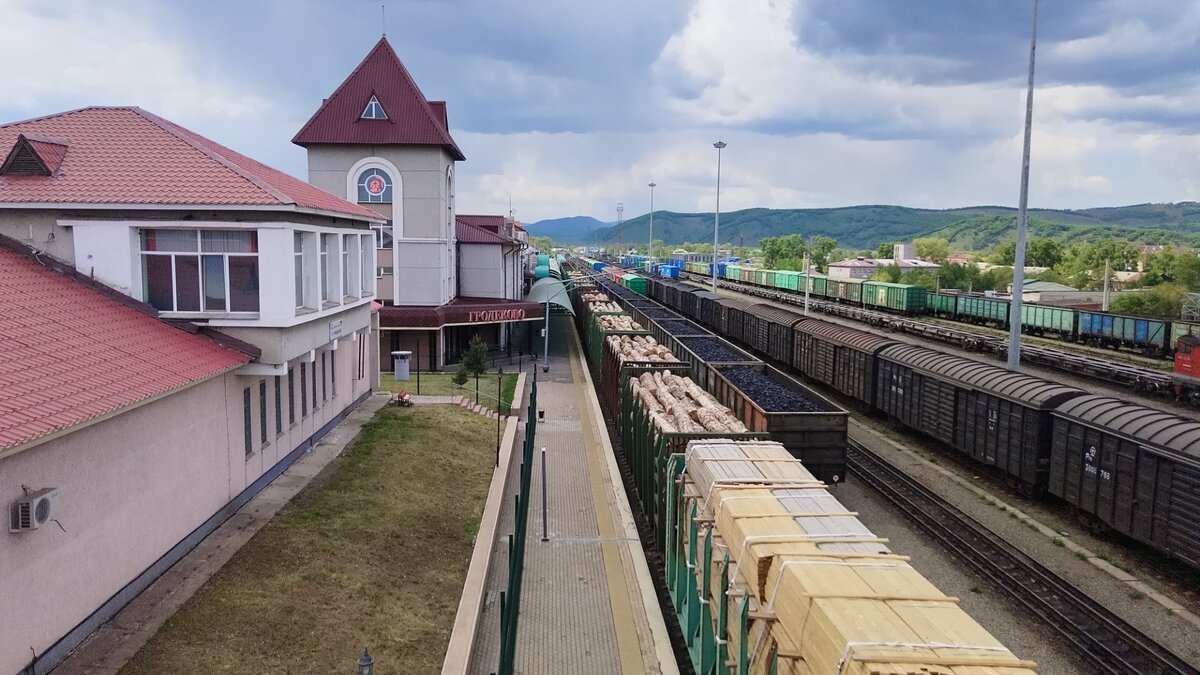     Незаконную поставку лесоматериалов в Китай, стоимостью почти шесть миллионов рублей, не допустила Уссурийская таможня. Теперь контрабандисту светит не солнце, а уголовное наказание. Мужчина может отправиться «валить лес» в места не столь отдаленные.