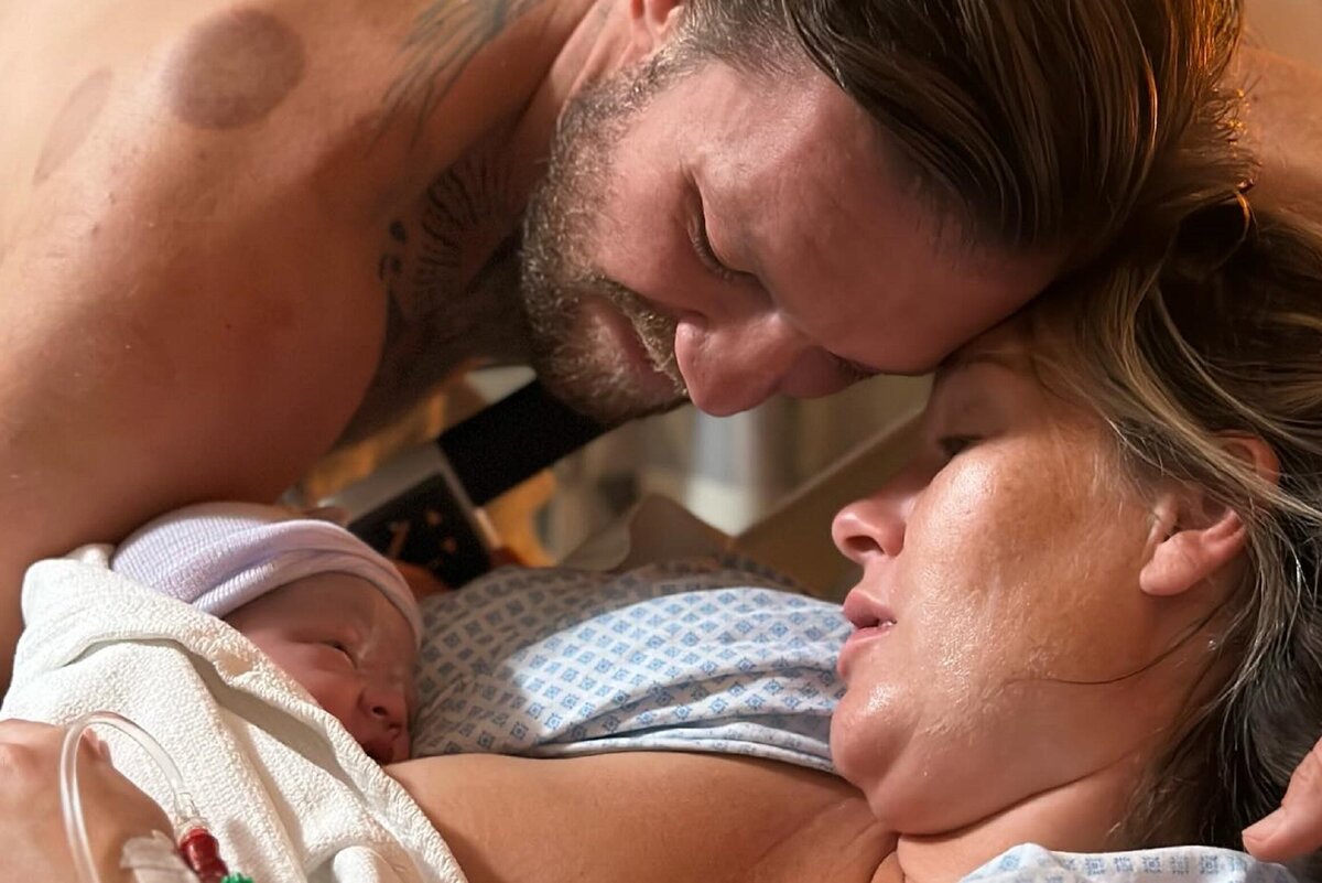     «Коренастый мальчик появился на свет»: Конор Макгрегор стал отцом в четвертый раз