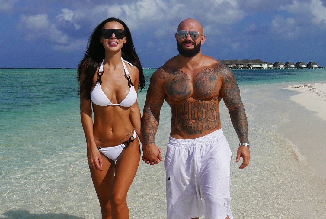 Джиган со своей женой.