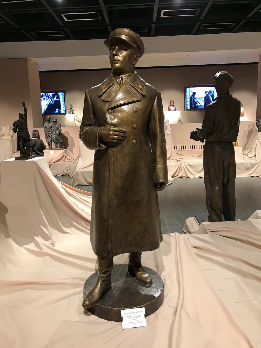 Леопольд Дитрих. Маршал Советского Союза К.Е. Ворошилов.