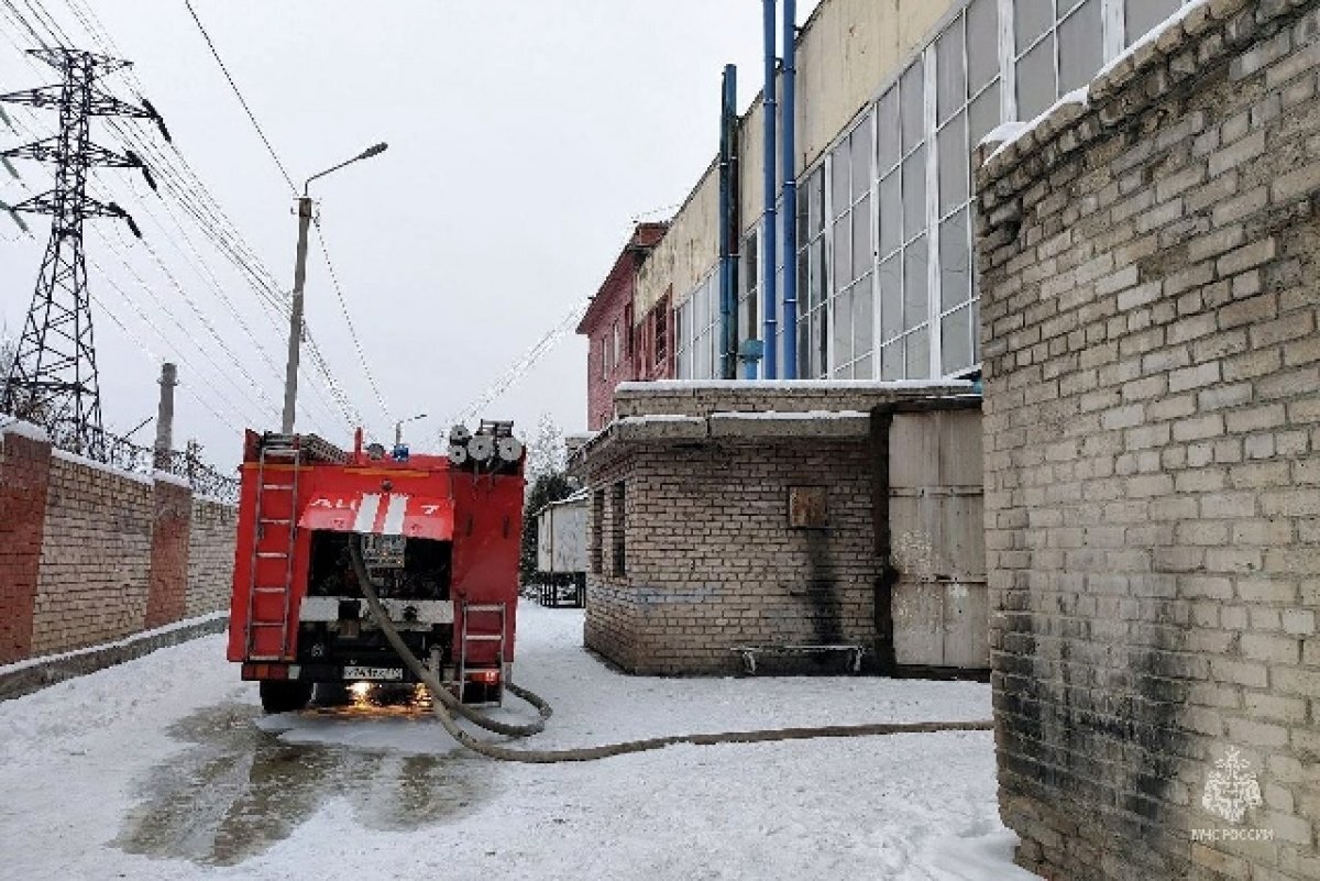    Пожар произошел на электровозоремонтном заводе в Челябинске