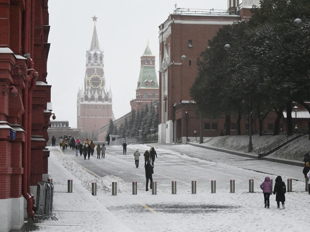 Красная площадь в снегу