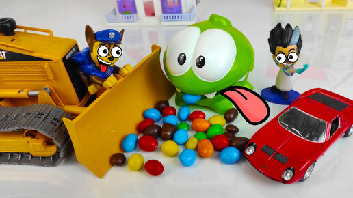 Ам Ням и Ромео делят Шоколадные конфеты на тракторе! Мультики с игрушками для детей.