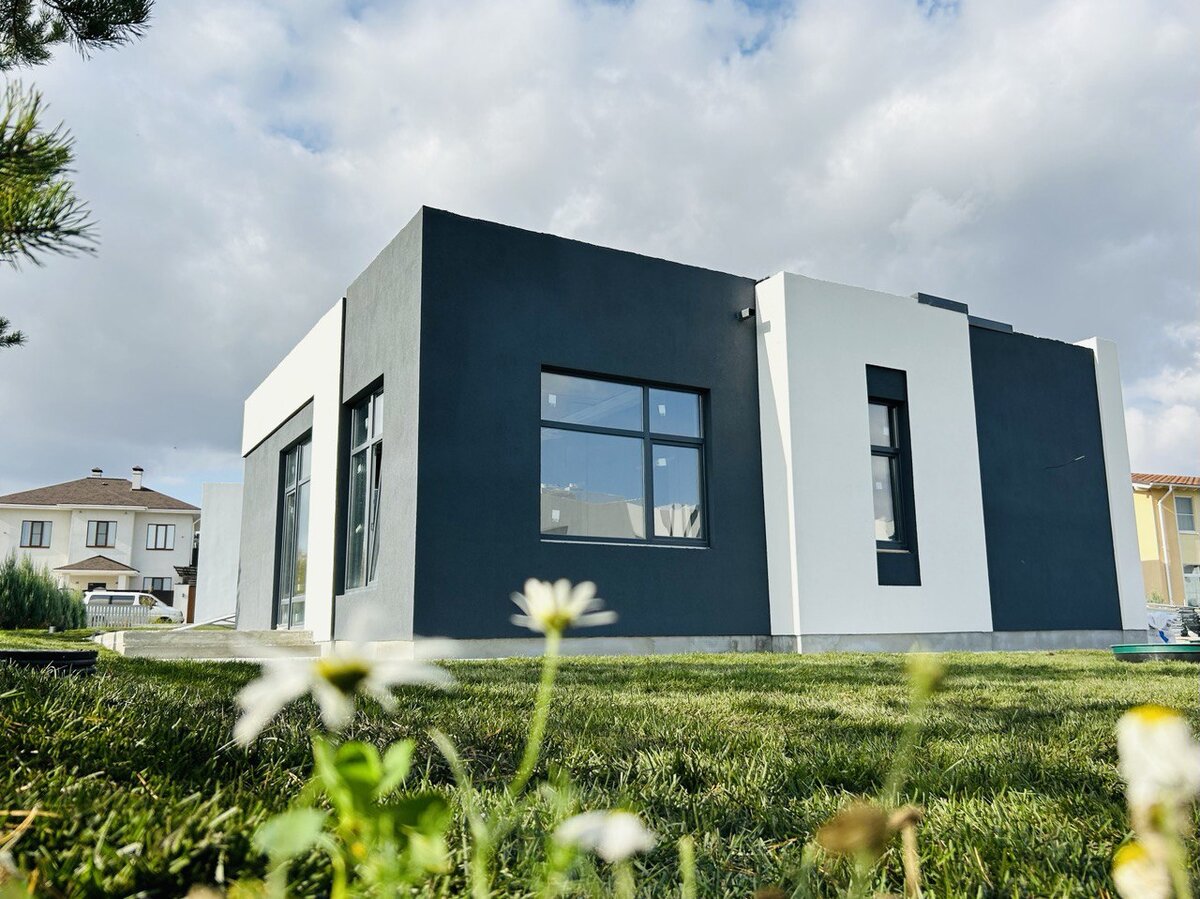 А вы бы застраховали такой дом? Напишите в комментариях! Дом в Малинки-Смарт, Челябинск.