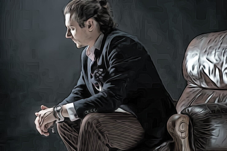 Он не достоин ваших страданий