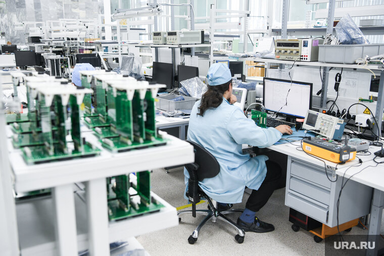    УОМЗ занимается разработкой оптико-электронных систем и комплексов