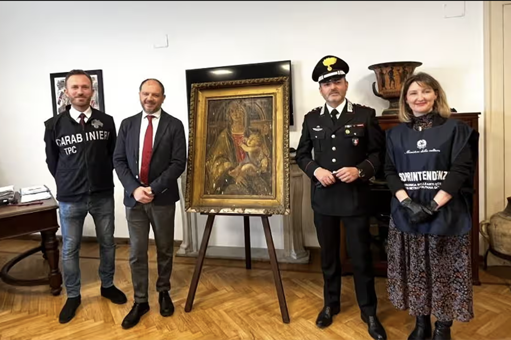     Фото: Naples carabinieri
