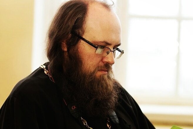 Андрей Ефанов — протоиерей, клирик Кинешемской епархии, благочинный Родниковского округа, настоятель Воскресенского храма (с. Болотново), руководитель информационно-издательского отдела Кинешемской епархии Ивановской митрополии.