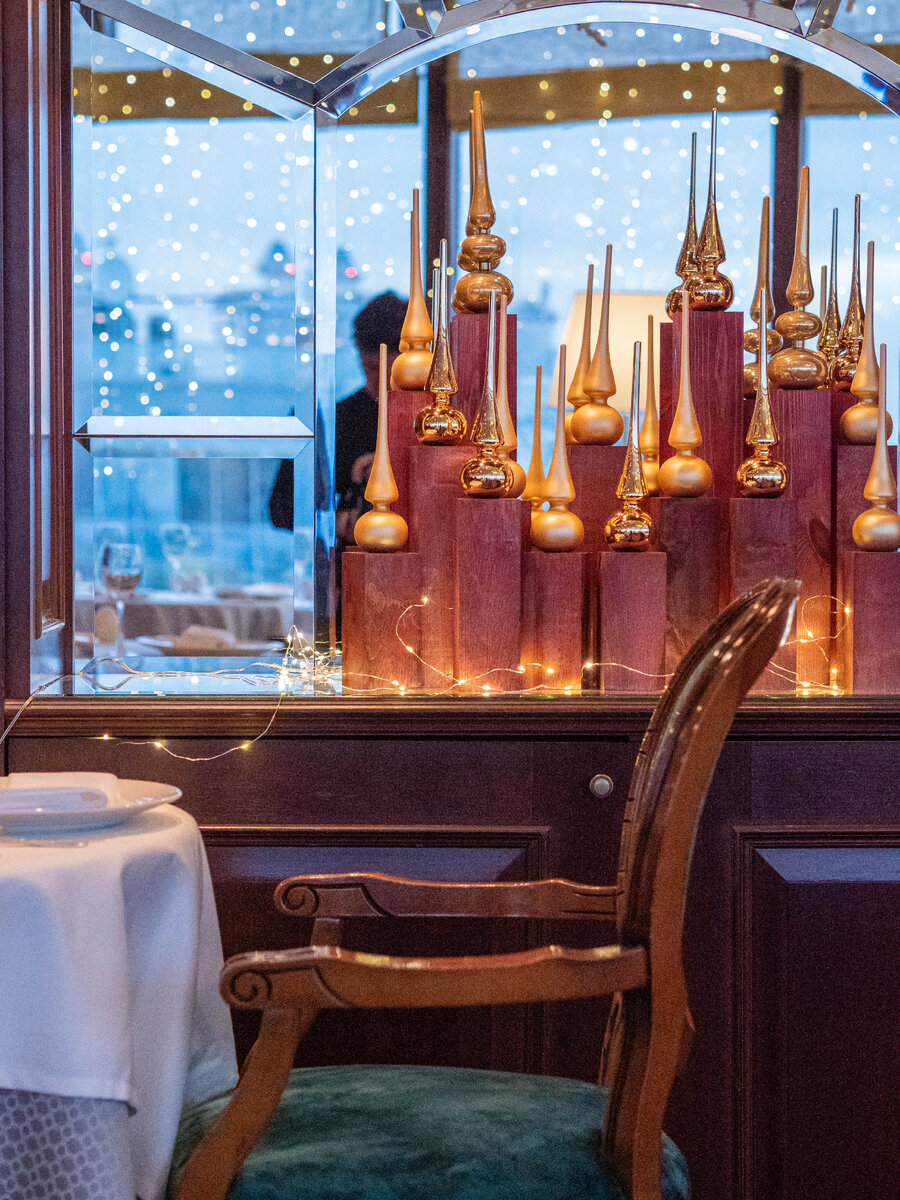 Новогодний декор ресторана