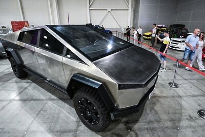   Автомобиль Tesla Cybertruck ©Рамиль Ситдиков РИА Новости