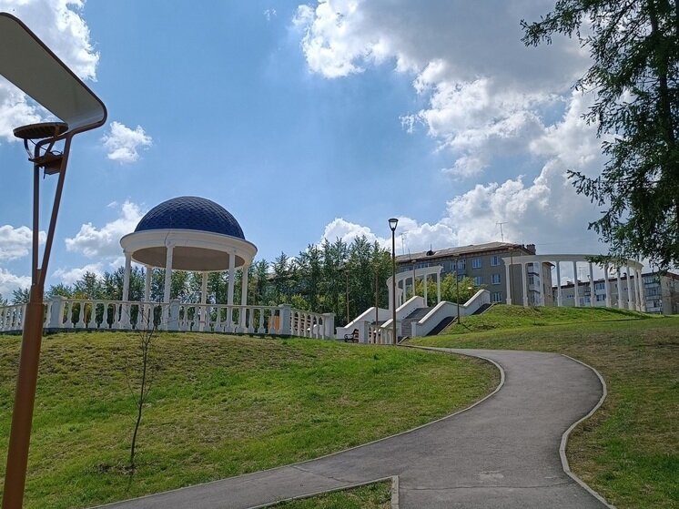     Благоустроенная набережная в Каменске-Уральском. Фото: Николай Курилов / МК-Урал.