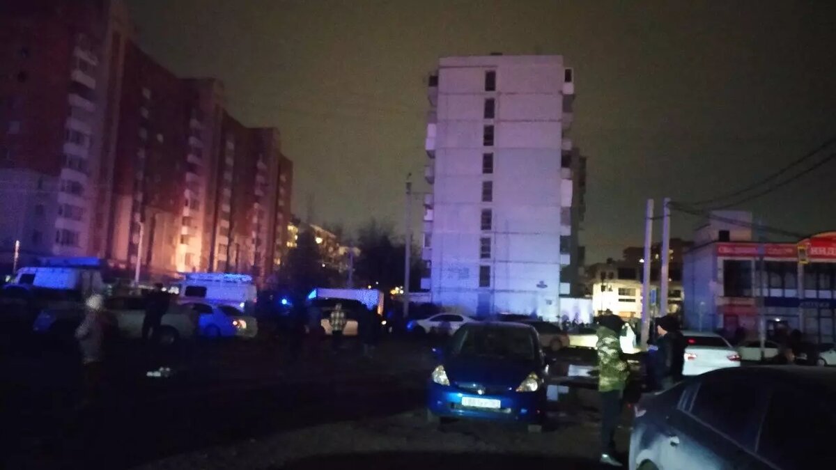     В Ростове-на-Дону на рынке «Темерник, где произошел пожар, осталось большое количество обгоревшего мусора, сообщили местные жители в соцсетях.