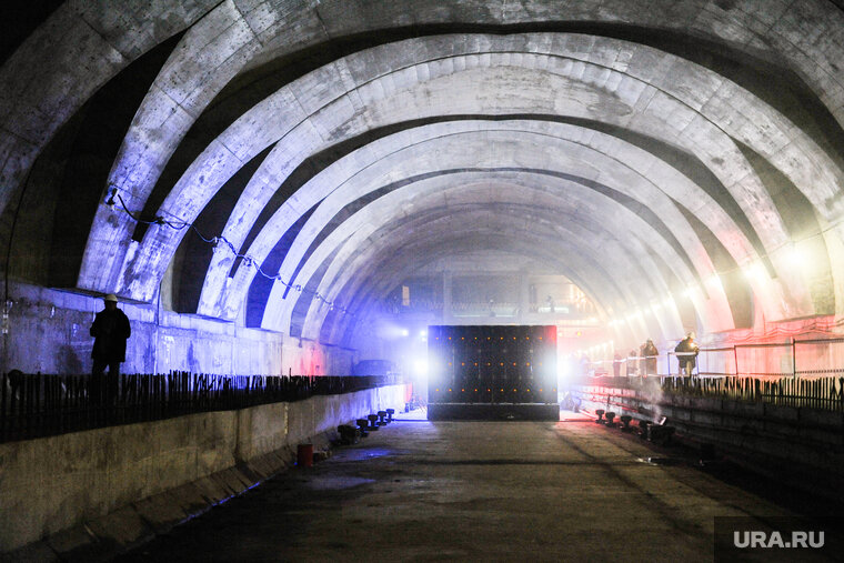    Взрывное устройство предположительно находилось под вагоном поезда, передает РБК