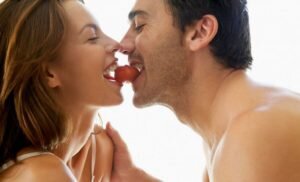 7.Женщины хотят в сексе,чтобы муж уделял должное внимания предварительным ласкам жены, в целом проявлял нежность и игры, не был  груб и примитивен.