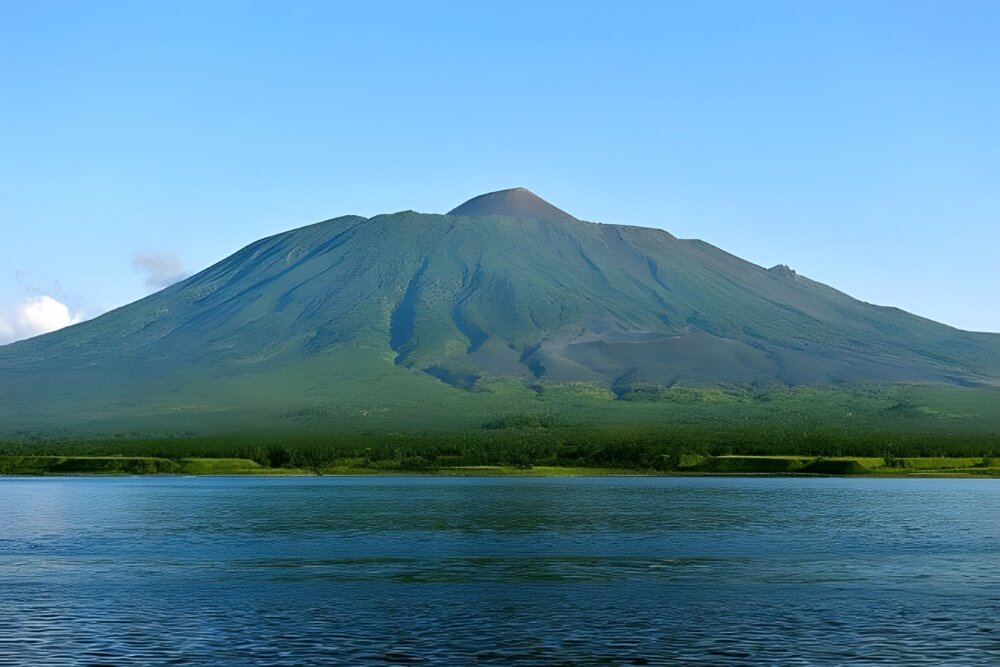 Вулканы Кунашира. Как одновременно увидеть Ад и Рай