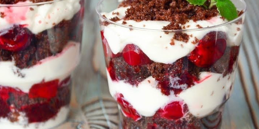 Новогодний трайфл «Черный лес»