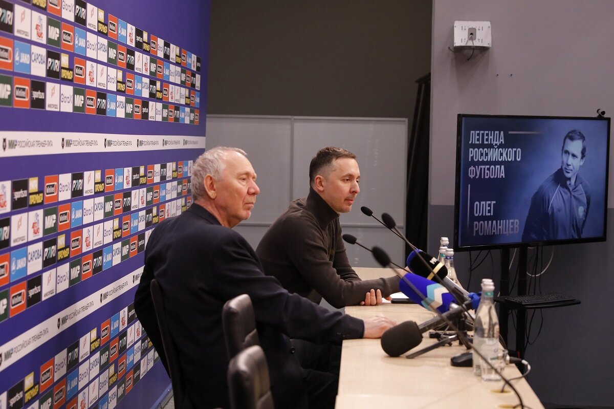    Бывший наставник московского «Спартака» и сборной России ответил на вопросы журналистов Дмитрий Витюгов