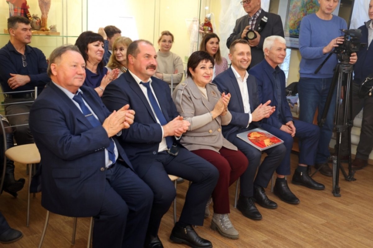    Владимирский сенатор Ольга Хохлова с рабочим визитом посетила Мстеру