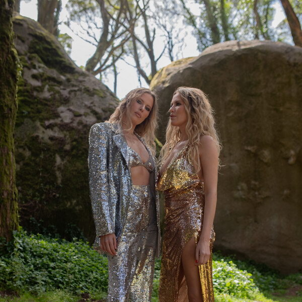     Филипп Киркоров вдохновил близняшек Катю и Волгу на сольную карьеру